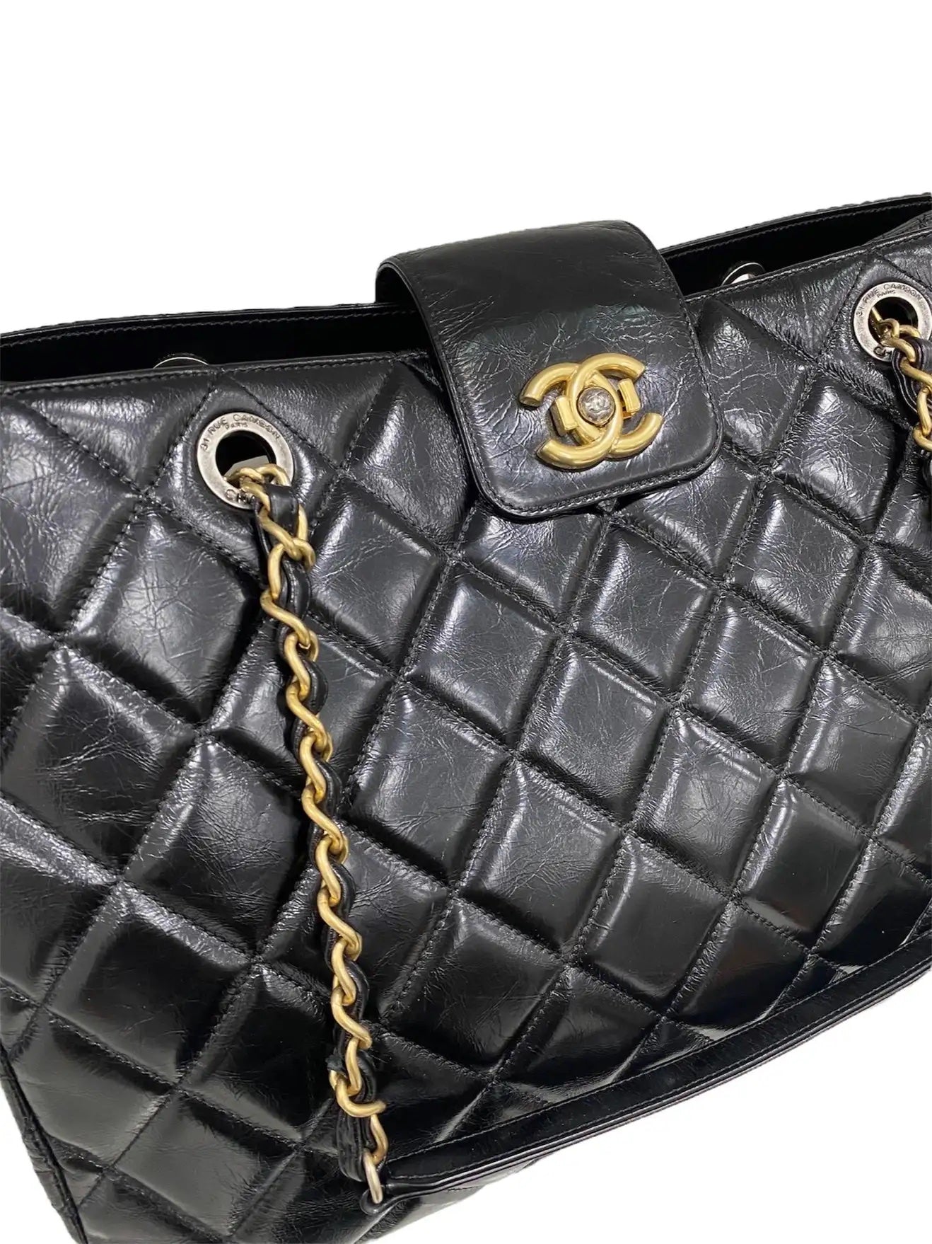 CHANEL CC QUILTED LAMBSKIN TOTE BAG - Image 3