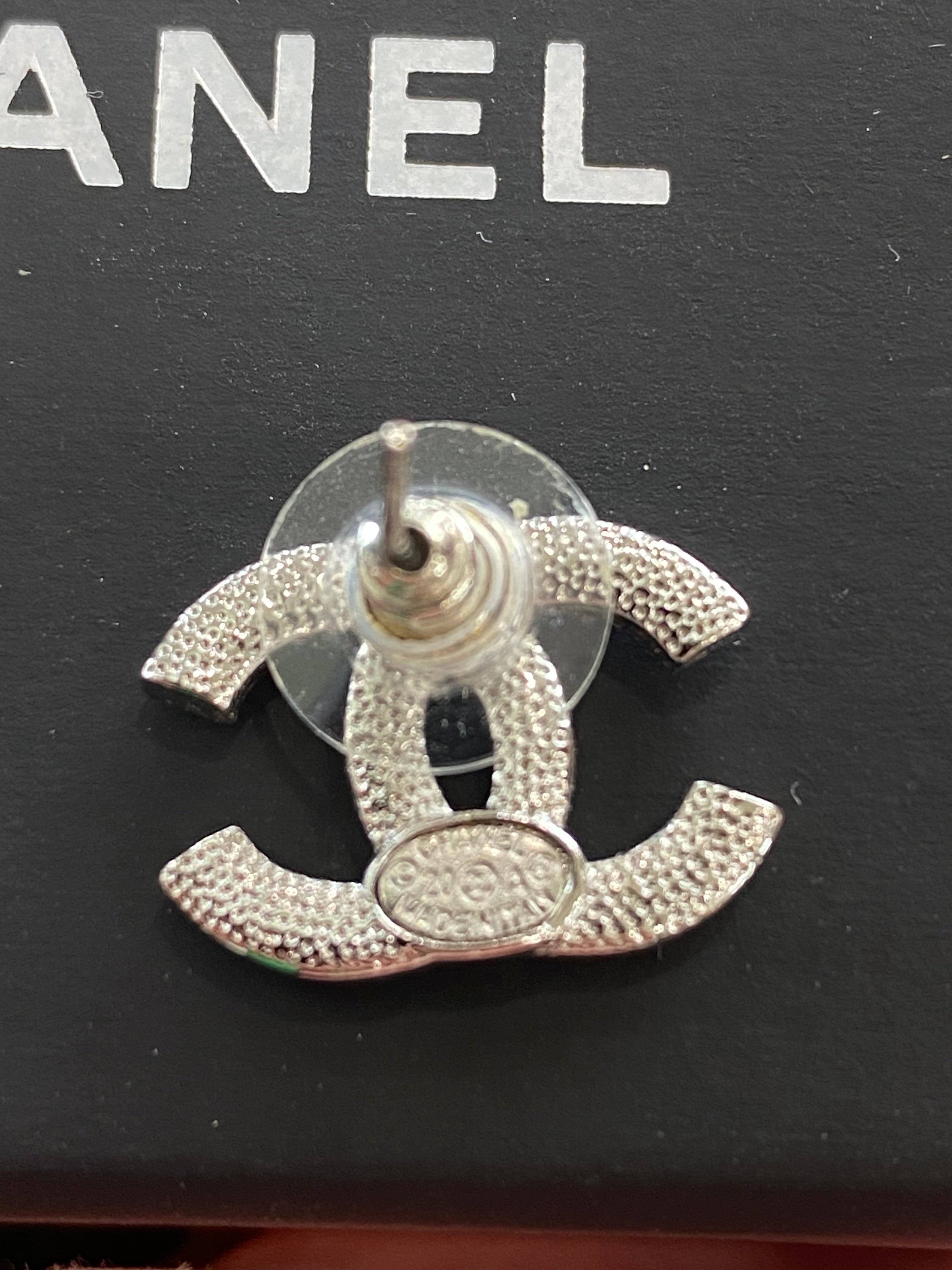 CHANEL CC CRYSTAL STUD EARRINGS - Image 4