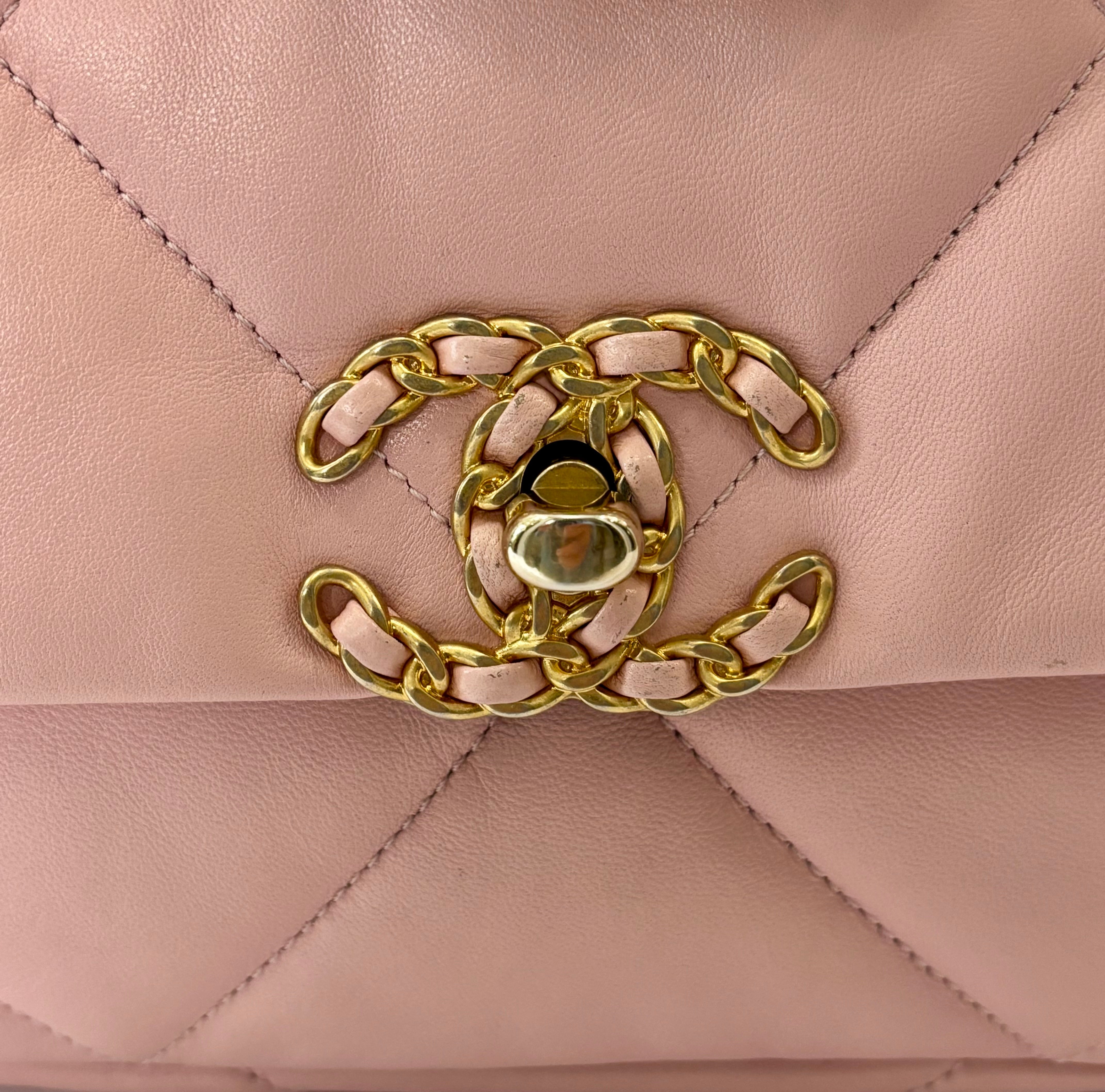 CHANEL QUILTED GOATSKIN MEDIUM CHANEL 19 FLAP BAG - Image 4