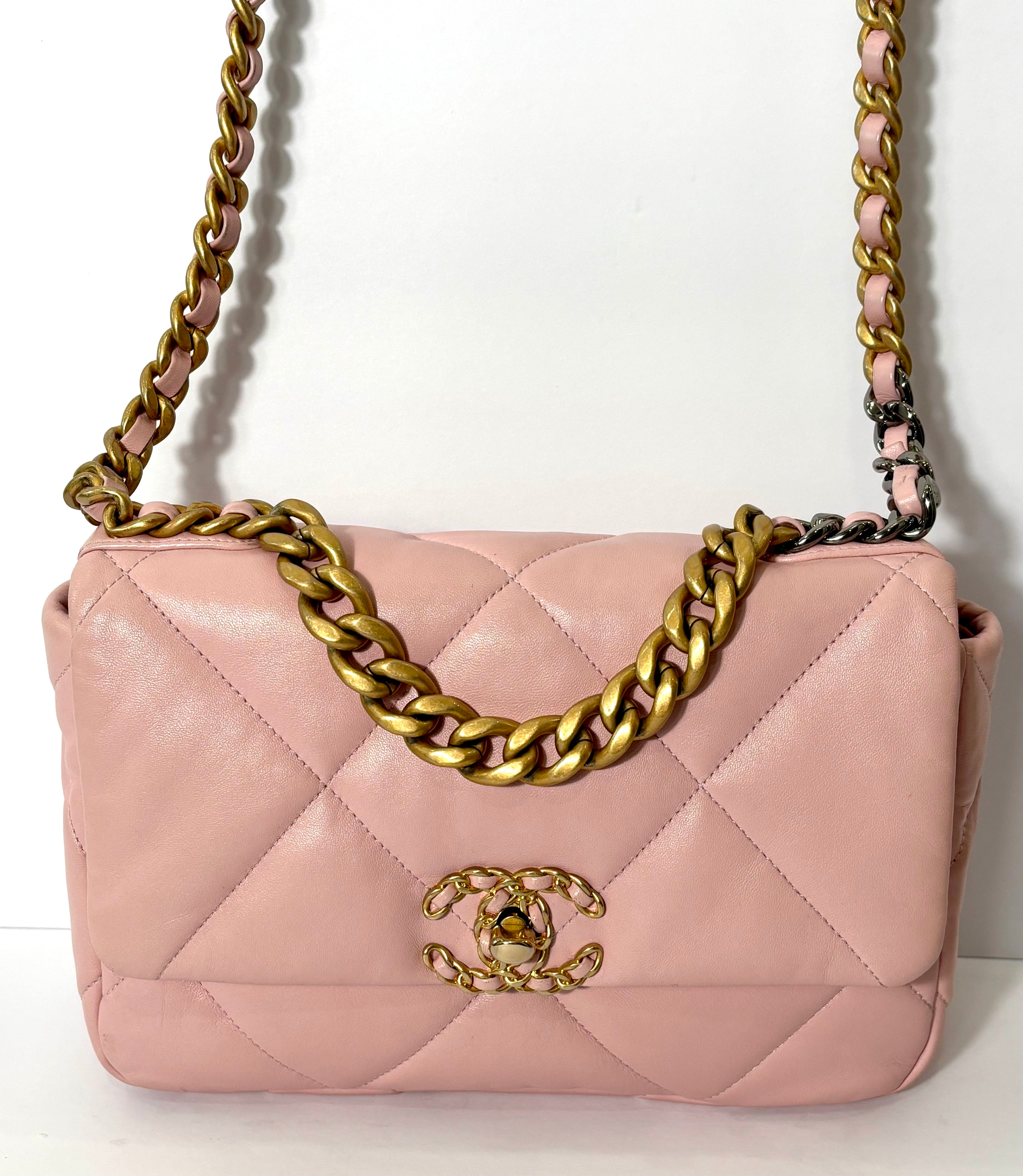 CHANEL QUILTED GOATSKIN MEDIUM CHANEL 19 FLAP BAG - Image 2