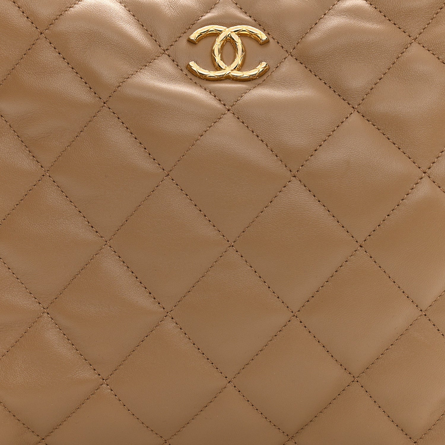 CHANEL CC QUILTED LAMBSKIN HOBO BAG - Image 3