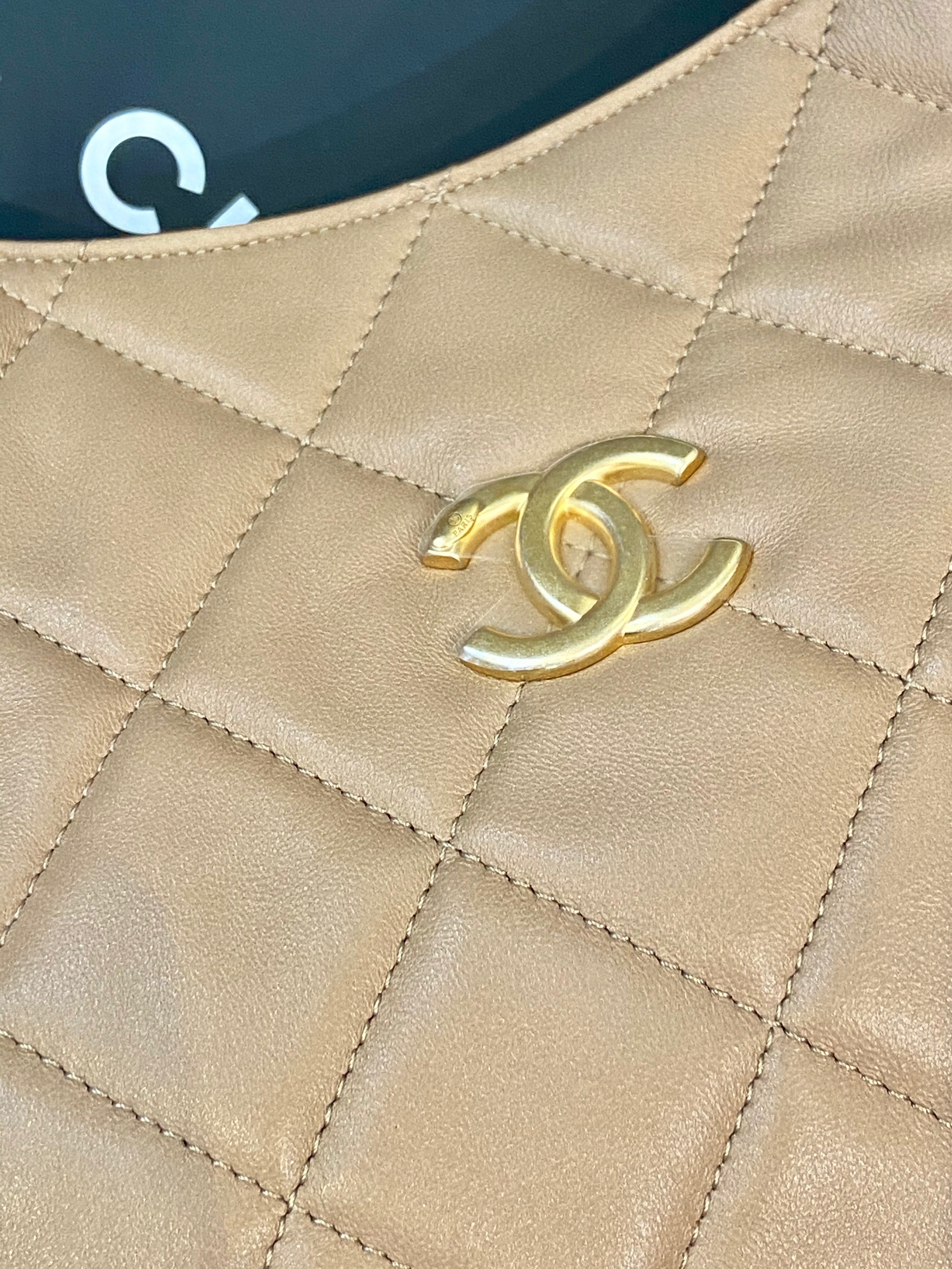 CHANEL CC QUILTED LAMBSKIN HOBO BAG - Image 4