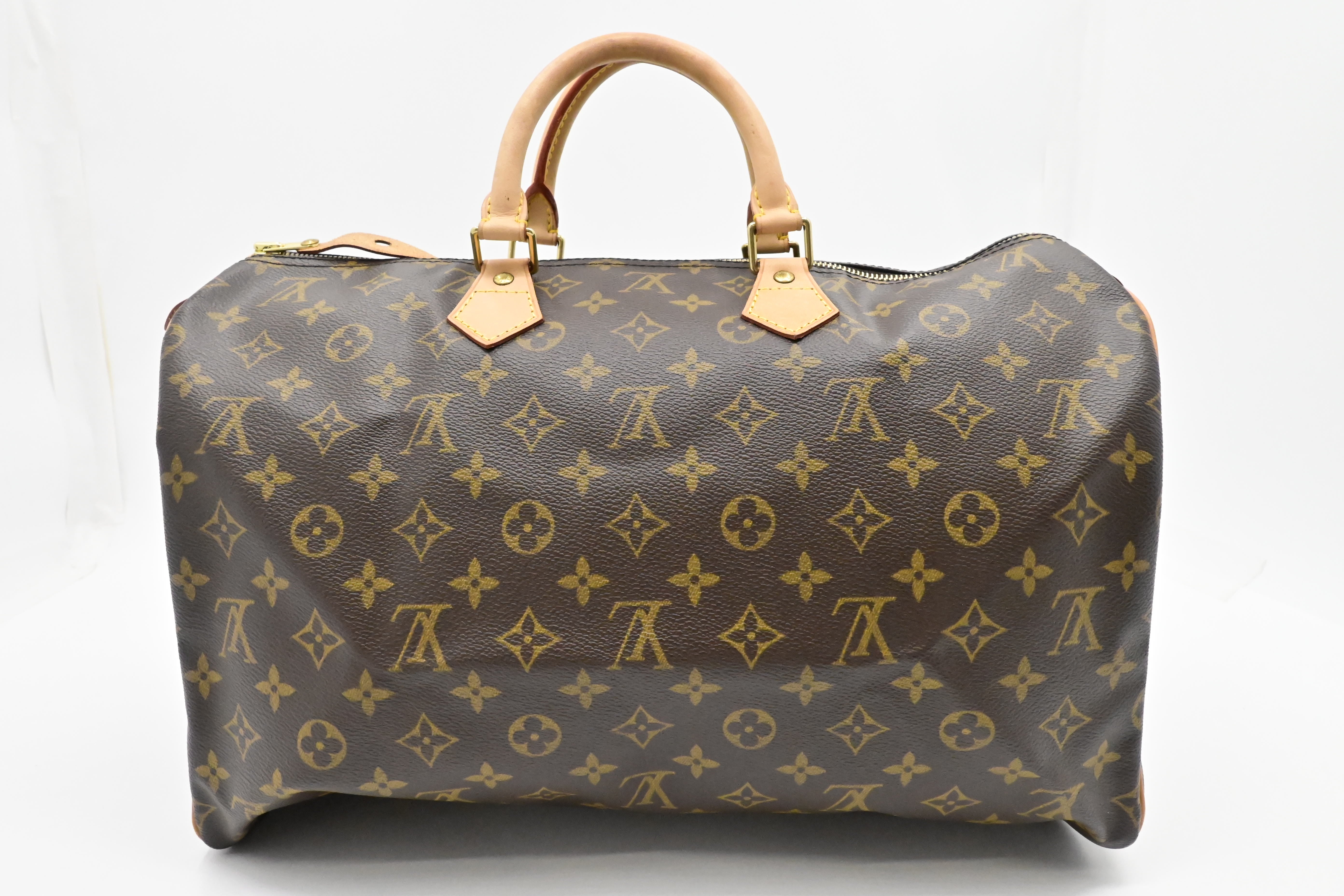 Louis Vuitton Speedy 40 in Monogram Canvas - Image 4
