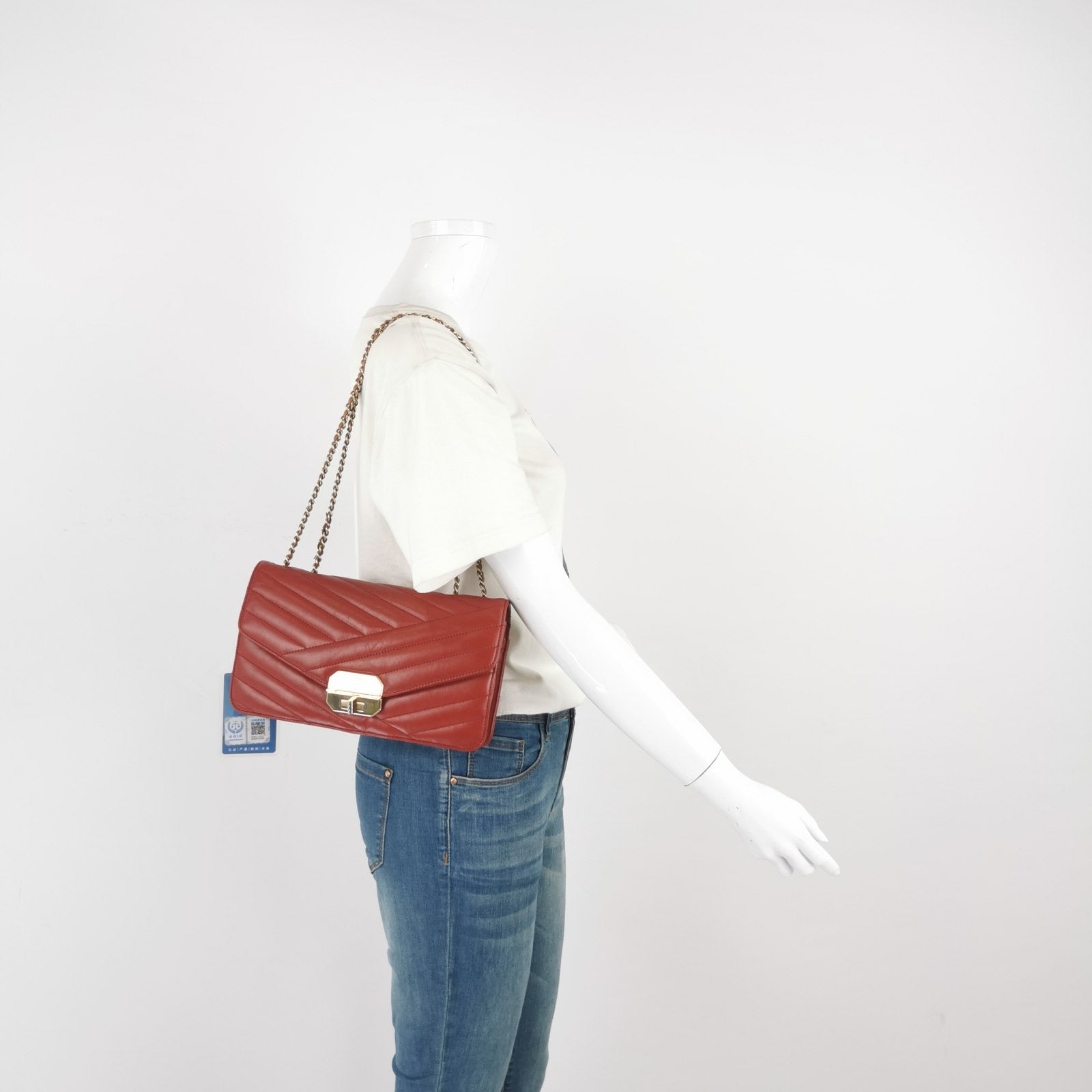 Chanel Gabrielle Flap Bag 2011-2012 Chevron Leather Medium Red Shoulder Bag - Image 2