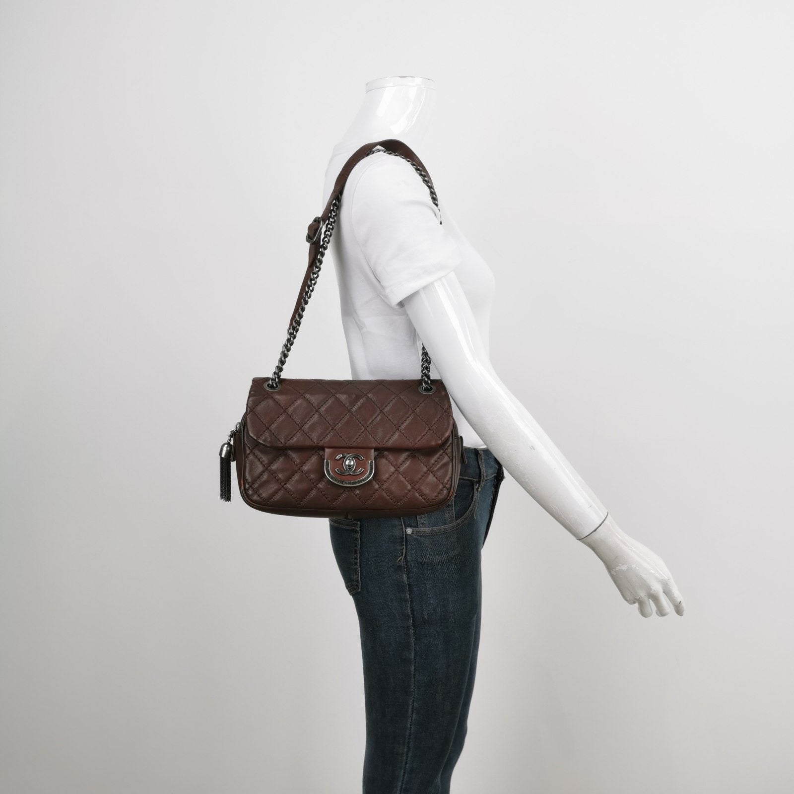 Chanel 2013 Paris-Edinburgh Medium Burgundy Flap Shoulder Bag - Image 2