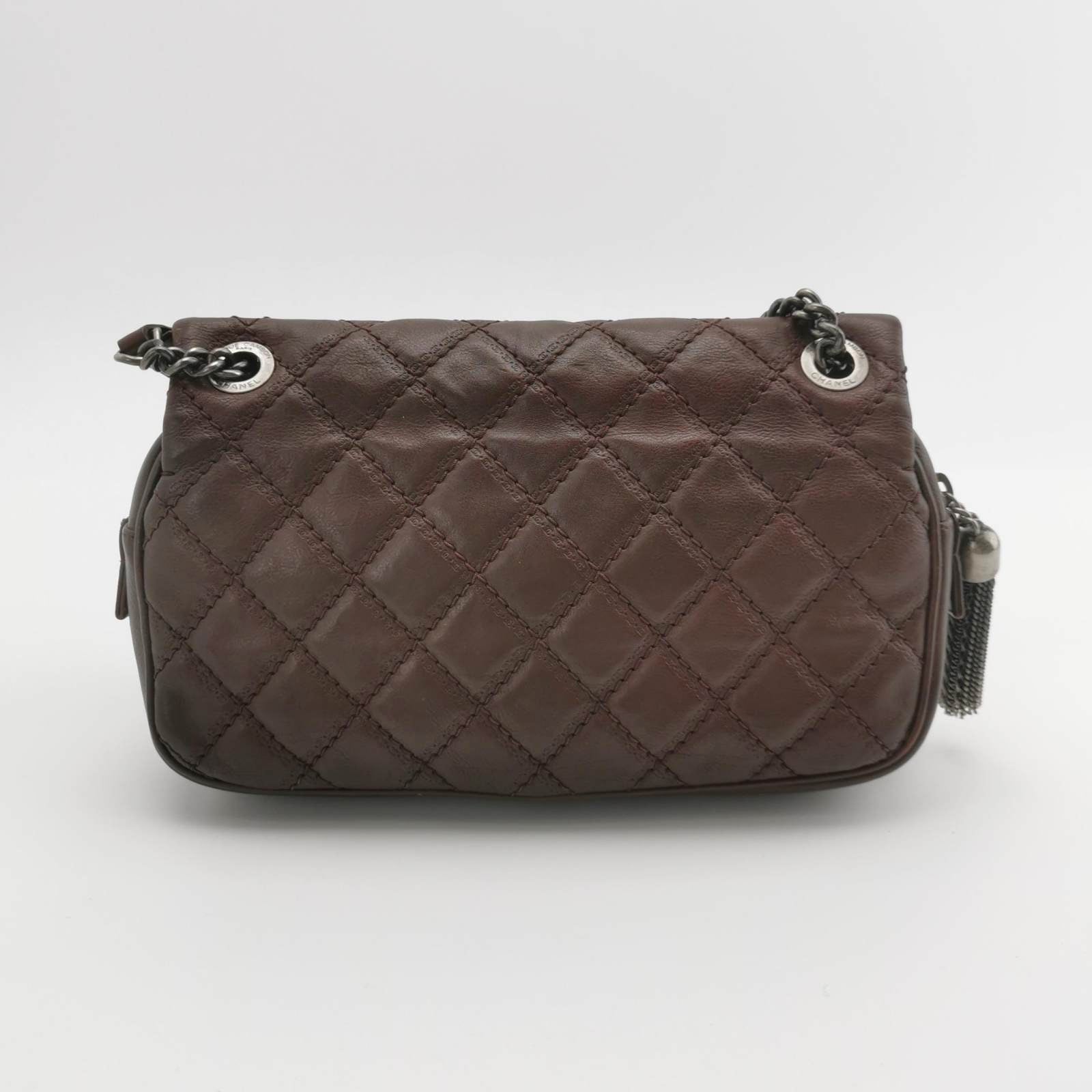 Chanel 2013 Paris-Edinburgh Medium Burgundy Flap Shoulder Bag - Image 4